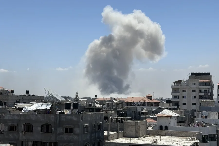 Israel mata a 17 palestinos, incluidos 6 niños, en tiendas de campaña en Jan Yunis