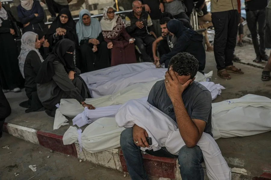 Israel mató a 62 palestinos en Gaza este viernes, 15 mientras buscaban ayuda humanitaria