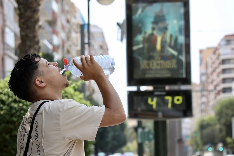 Ocho comunidades en alerta por calor, lluvias, tormentas, viento y rissagas