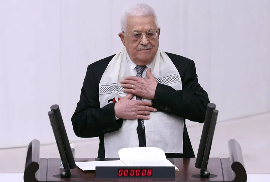 Mahmud Abás promete elecciones en Palestina un año después de que acabe la guerra