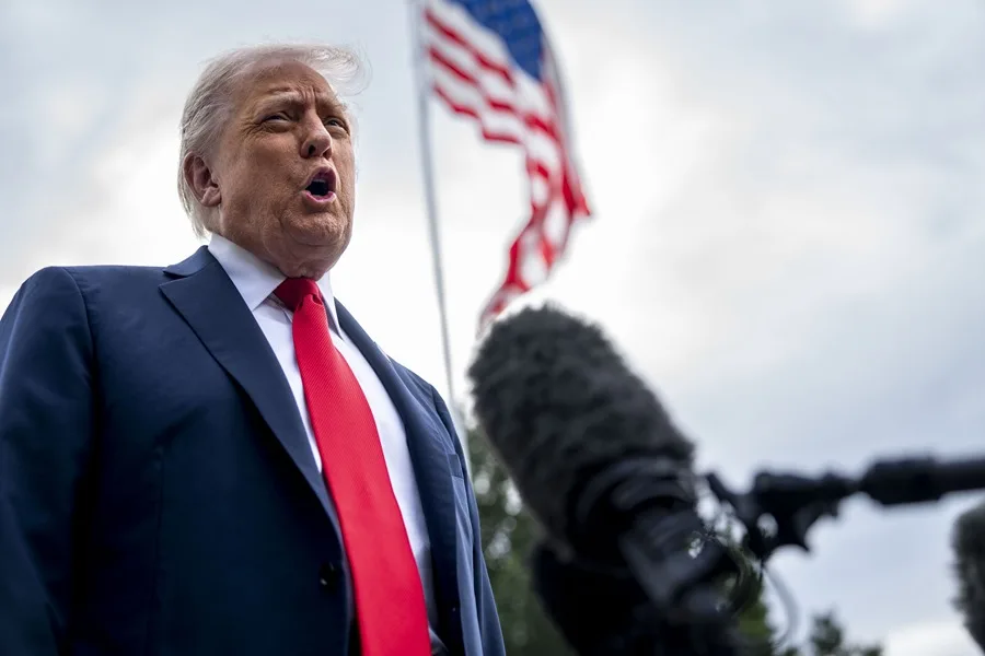 Trump designa como organización terrorista al movimiento antifascista en EE.UU.