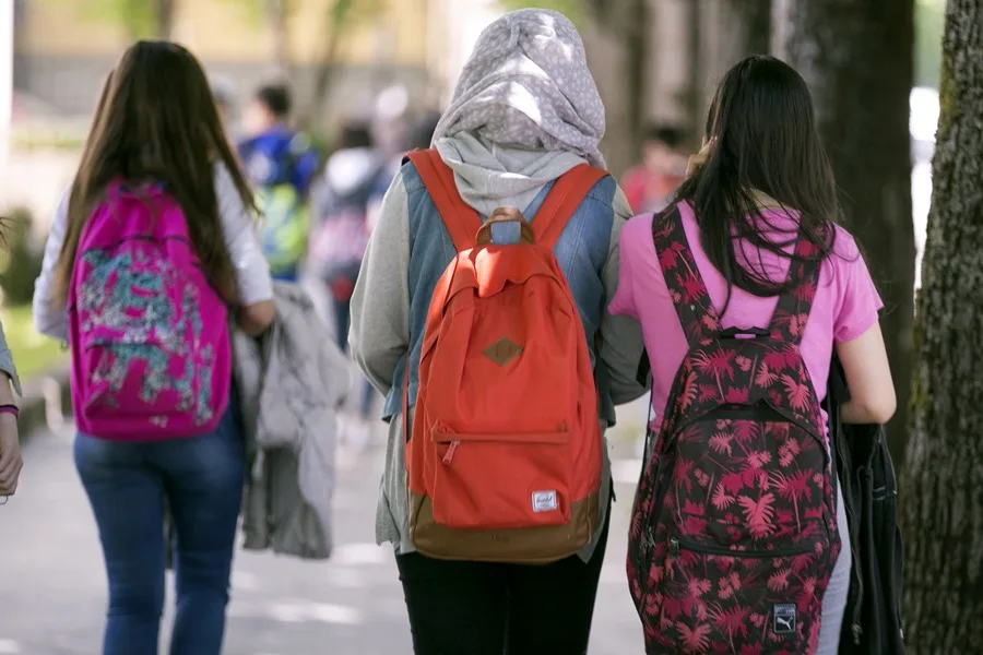 El Gobierno austríaco plantea prohibir el velo islámico en los colegios a menores de 14 años
