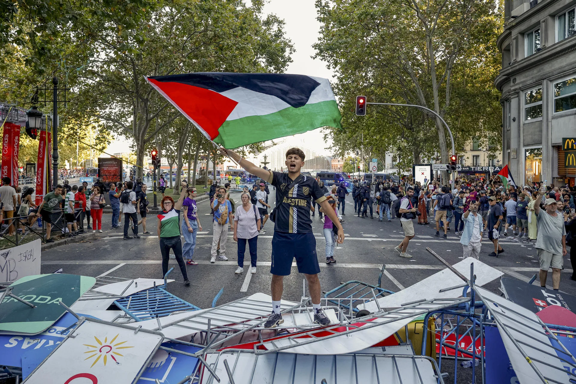Israel, ante la suspensión de la Vuelta: «Sánchez y su Gobierno: ¡vergüenza para España!»