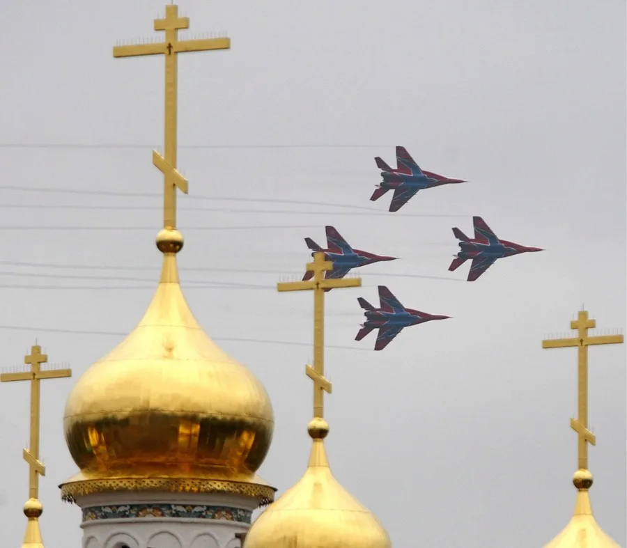El Kremlin ve «irresponsable» que países europeos hablen de derribar aviones rusos si violan su espacio aéreo