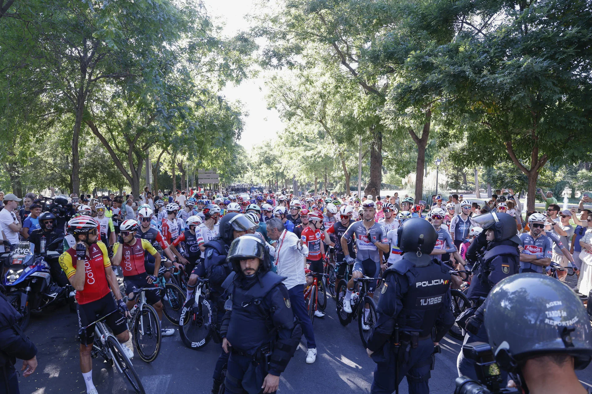 La UCI condena «la instrumentalización del deporte con fines políticos» tras las protestas en La Vuelta