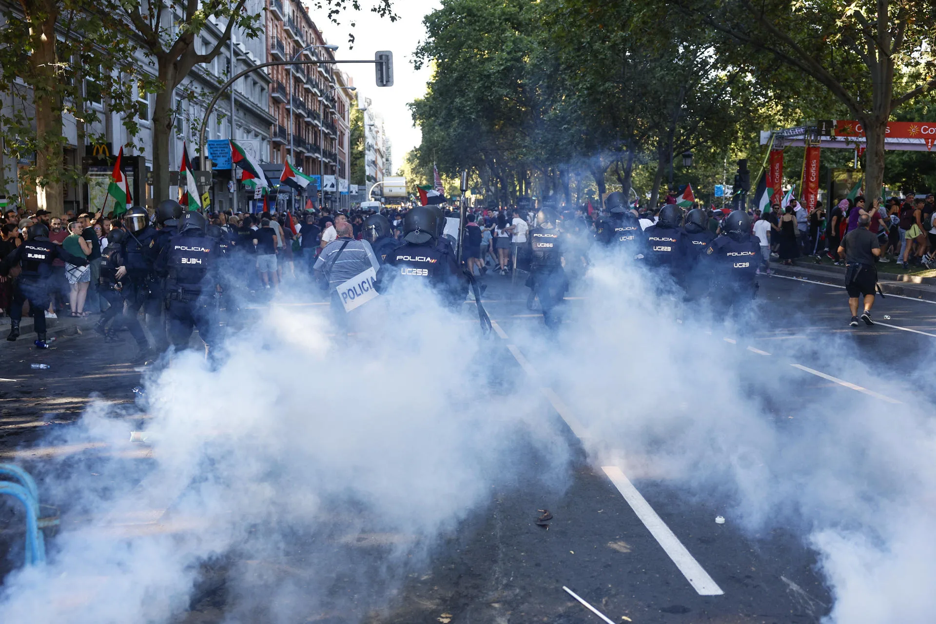 Los incidentes en el final de La Vuelta dejan 22 policías heridos y dos detenidos