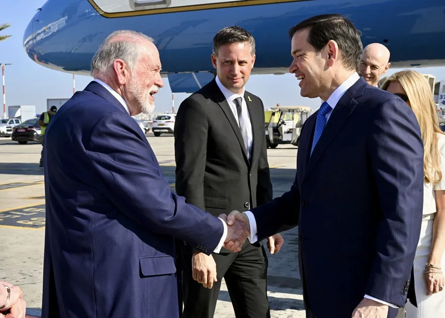 El secretario de Estado de EE.UU. llega a Israel para abordar la ofensiva en Gaza