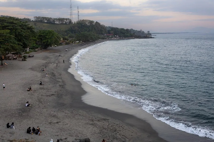 Las cenizas de Matilde Muñoz serán esparcidas en la playa de Lombok en la que nadaba a diario