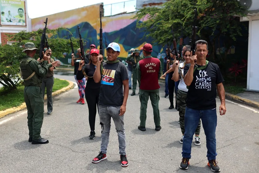 Venezuela mantiene preparación militar a sus ciudadanos ante las «amenazas» de EE.UU.
