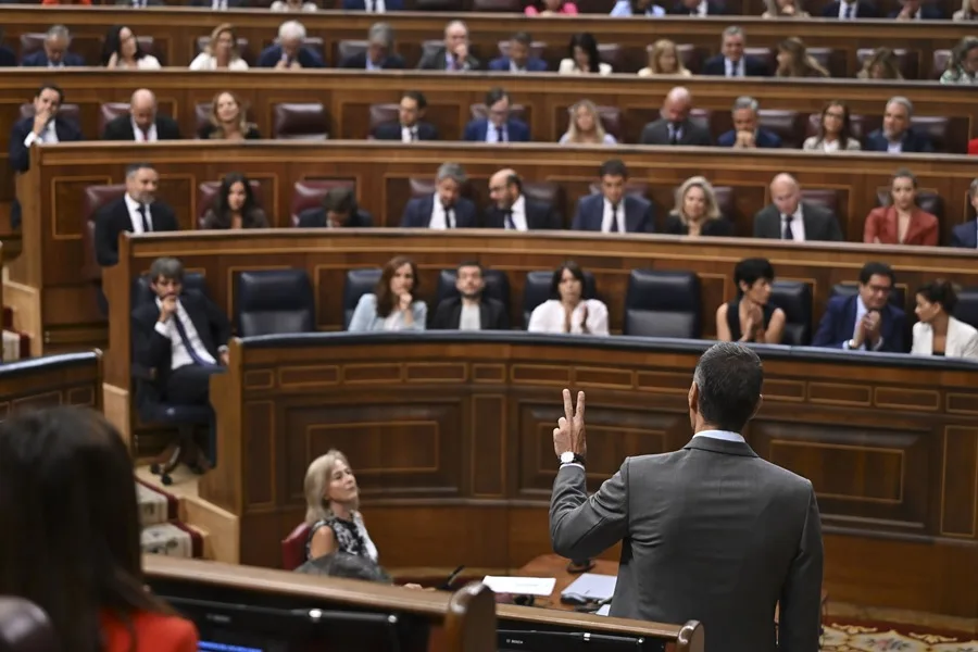 Sánchez asegura la limpieza del Gobierno frente a las acusaciones de corrupción de Feijóo