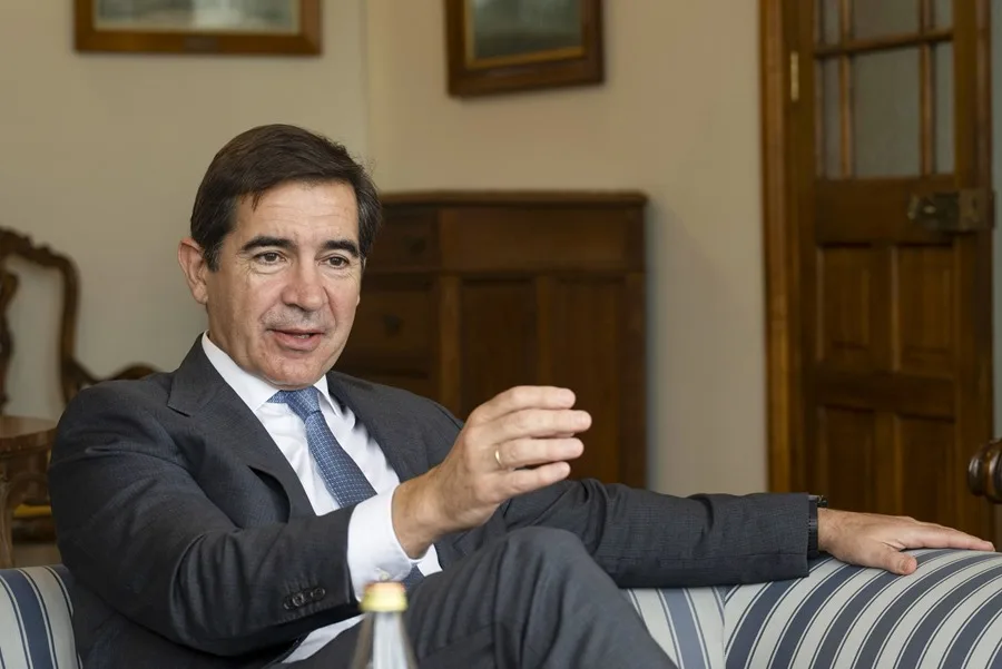 Carlos Torres, presidente del BBVA: La opa va a salir, si no el Sabadell sufrirá una caída relevante en Bolsa