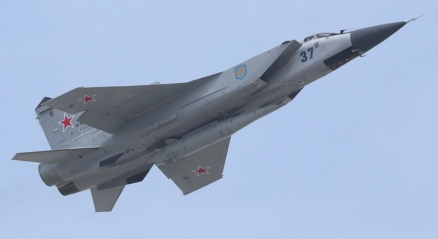 Los líderes militares de la OTAN se reúnen en Letonia tras las incursiones rusas en el espacio aéreo de la Alianza
