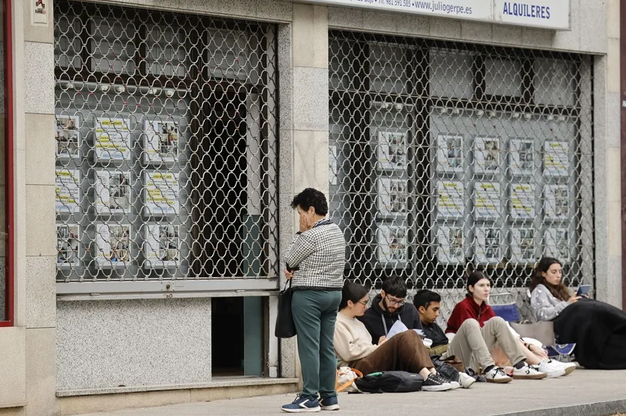 Los inquilinos que comparten piso con más de cuatro personas se duplican en el último año