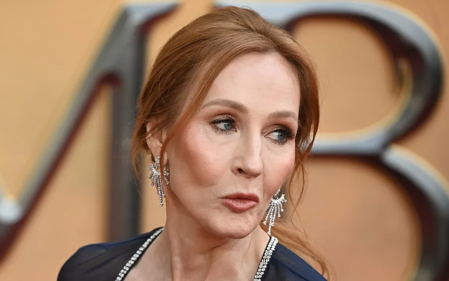 J.K. Rowling tacha a Emma Watson de «ignorante» al mostrarse en contra de su postura sobre las personas trans