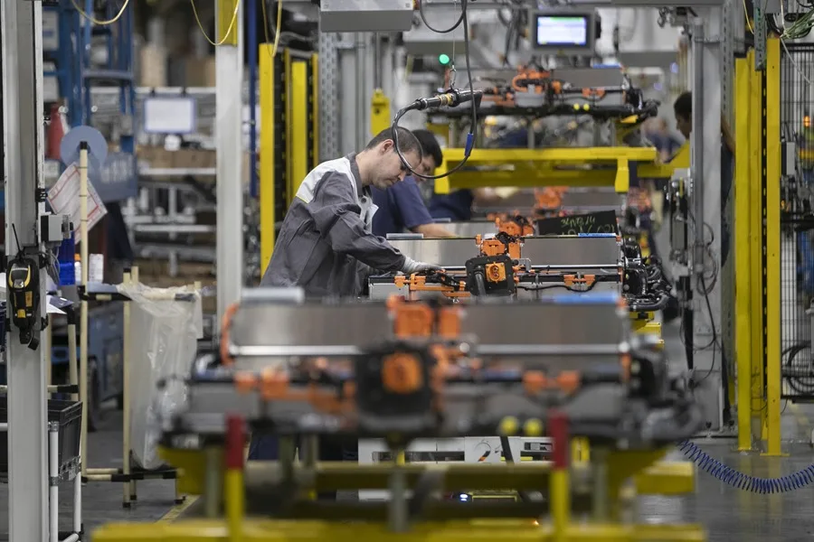 El Gobierno eleva una décima, al 2,7 %, la previsión de crecimiento económico para 2025