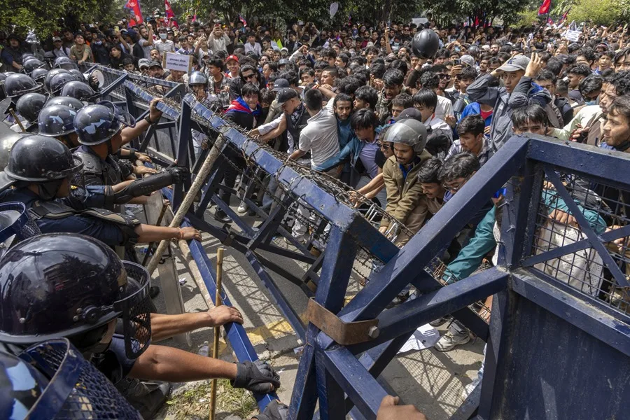 Nepal levanta el bloqueo a redes sociales tras las protestas de la Generación Z con 19 muertos