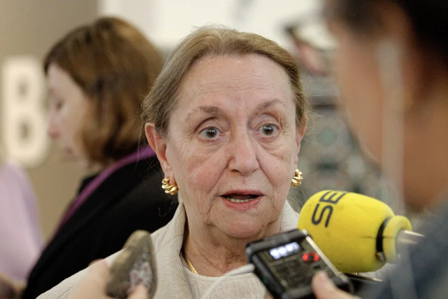 Un sector de feministas del PSOE pide la dimisión de la ministra Redondo por lo ocurrido con las pulseras