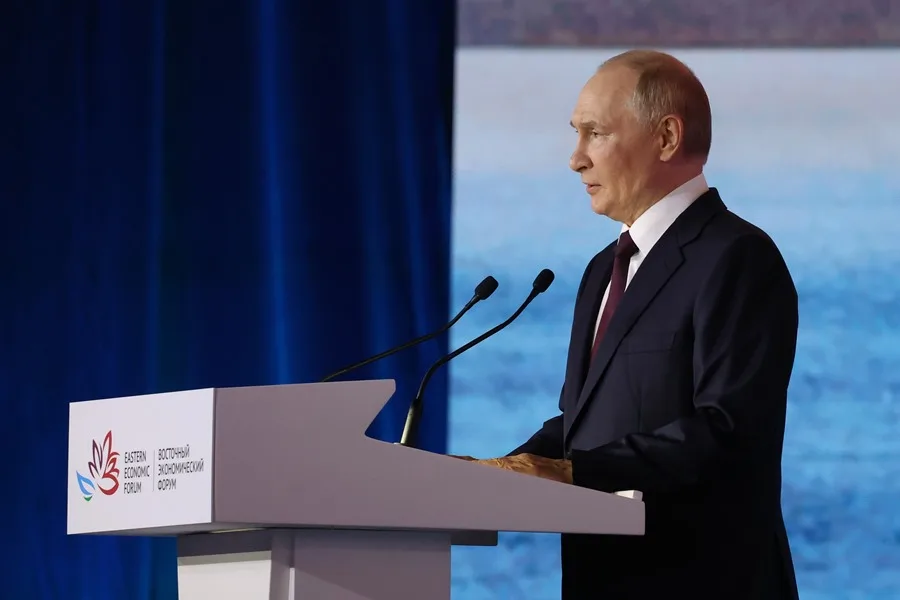 Putin rechaza la presencia de tropas extranjeras en Ucrania antes o después de la paz