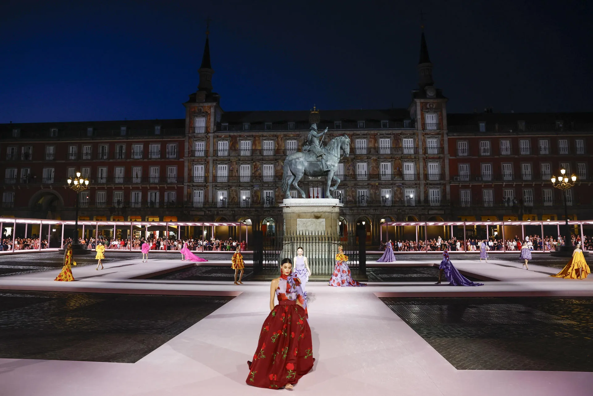 Carolina Herrera show turns Madrid into a global stage for fashion, music,  and cinema - EFE