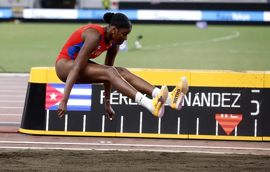 Mundiales de atletismo de Tokio: Leyanis Pérez destrona a Yulimar Rojas