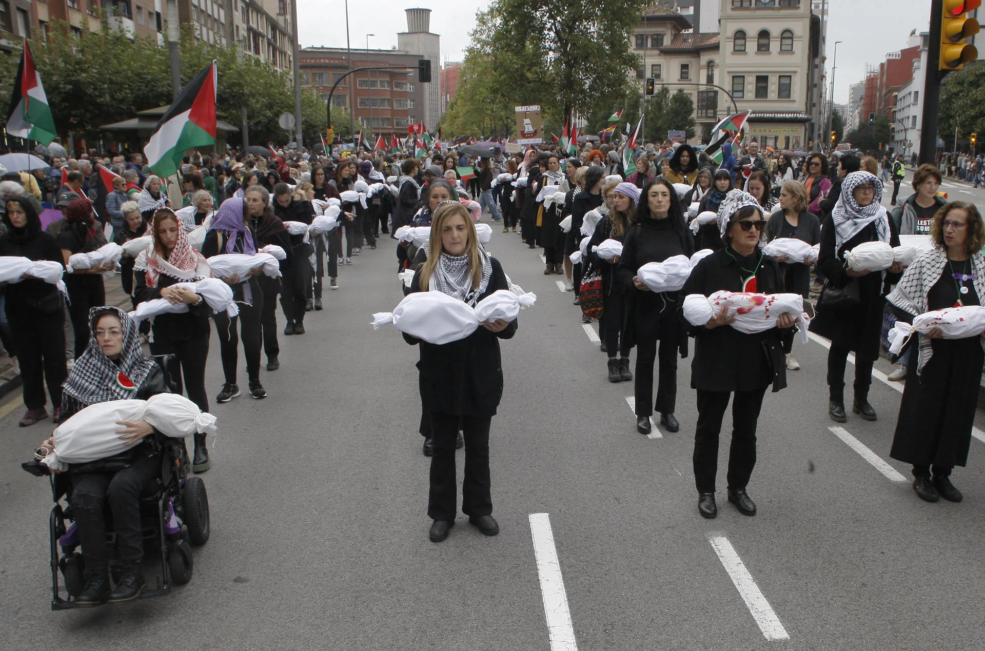 Miles de personas se manifiestan en Gijón contra el "genocidio" en Gaza