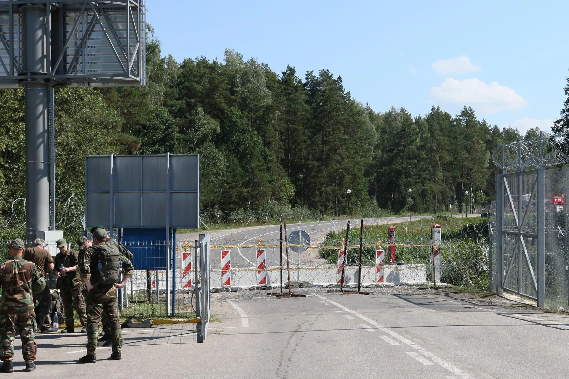 Lithuania indefinitely closes border with Belarus