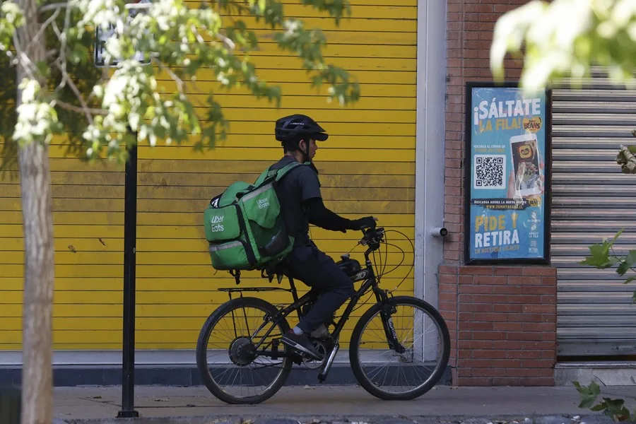 Yolanda Díaz asegura que Uber Eats no le va a «tomar el pelo» al Gobierno si incumple la ley Rider