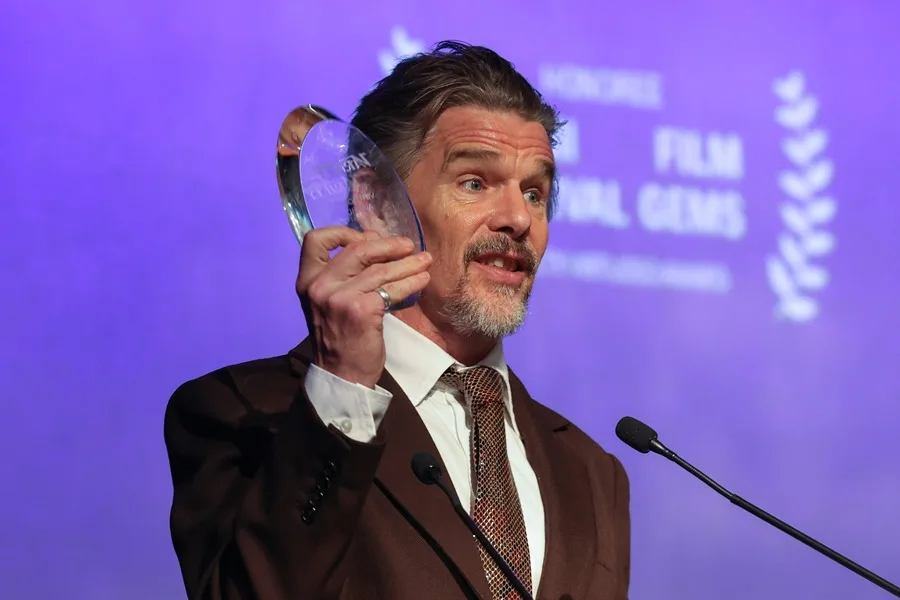 Ethan Hawke dice que "se sentiría genial" si ganara el Óscar por 'Blue Moon' - EFE