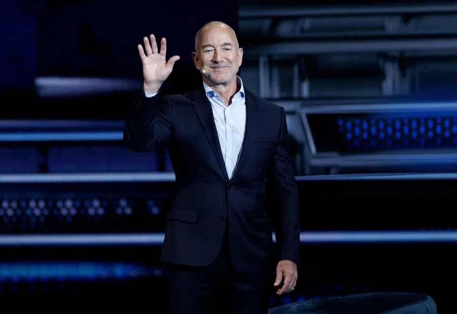 Jeff Bezos planea construir centros de datos y fábricas en el espacio