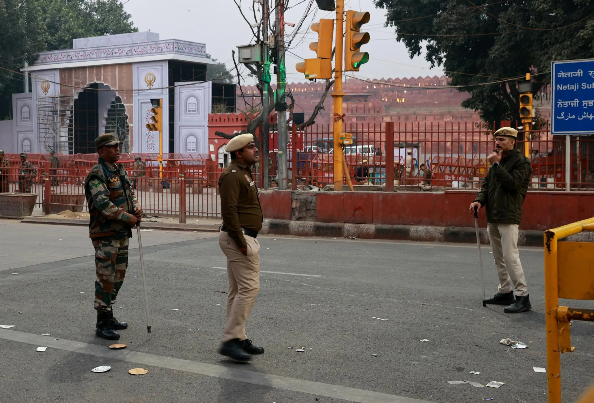 Explosion brings busy streets to standstill in Indian capital