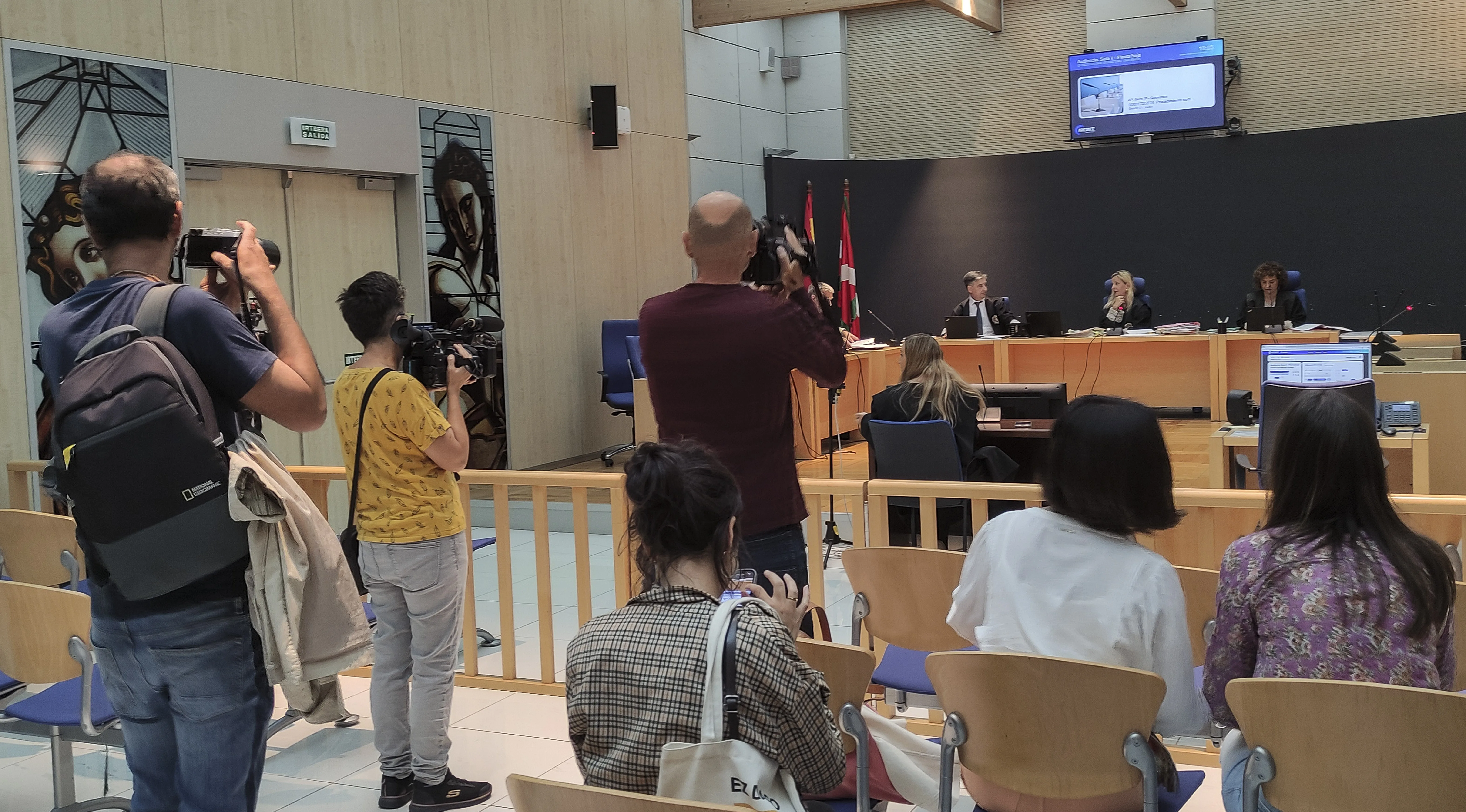 Absueltos los padres acusados de intentar matar a su bebé en Gipuzkoa
