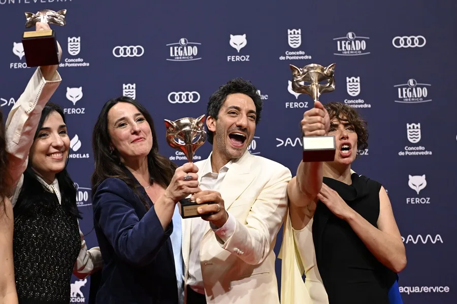   Los domingo triunfa en premios Feroz y  Yakarta  y  Poquita fe  ganan en series