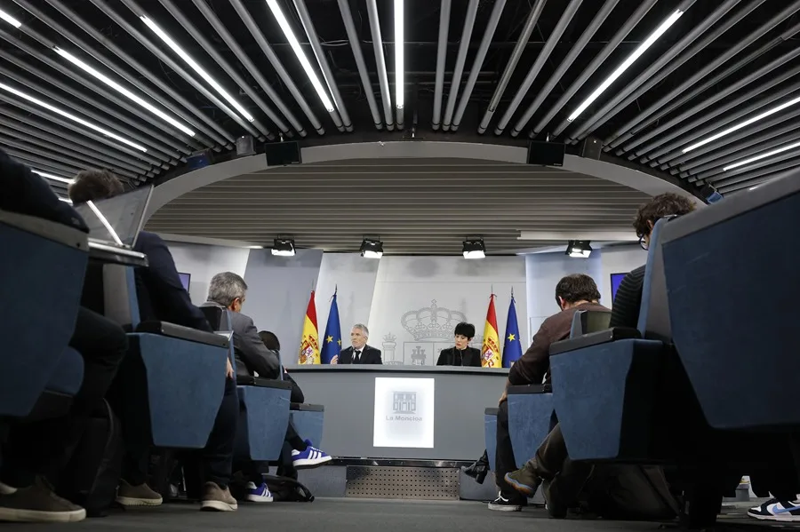 El Gobierno acusa a Abascal de utilizar la tragedia de los trenes