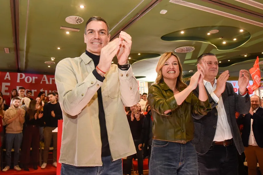 Pedro Sánchez reconoce la gestión de Puente en la tragedia de Adamuz