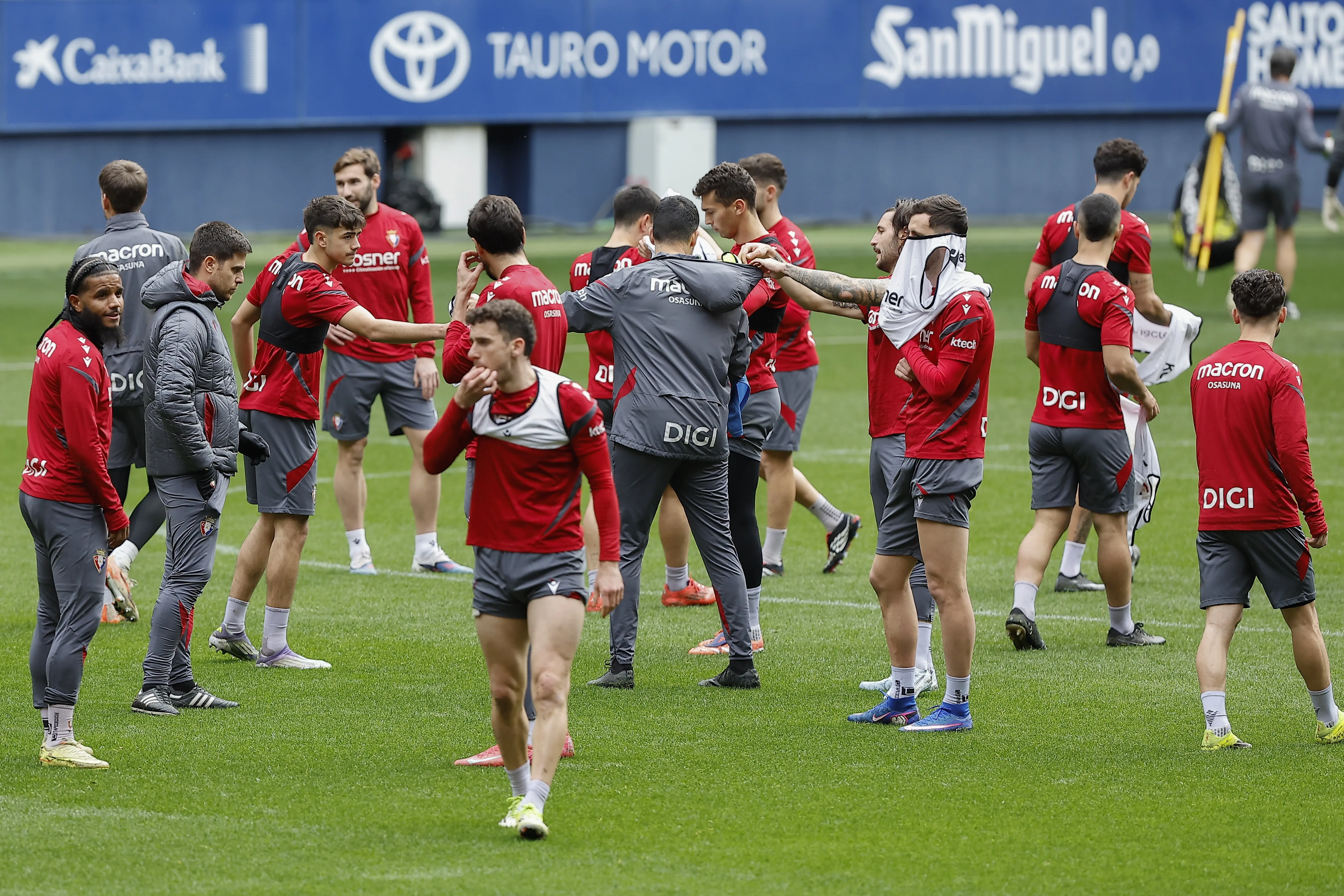 Osasuna espera entrenando al Real Madrid