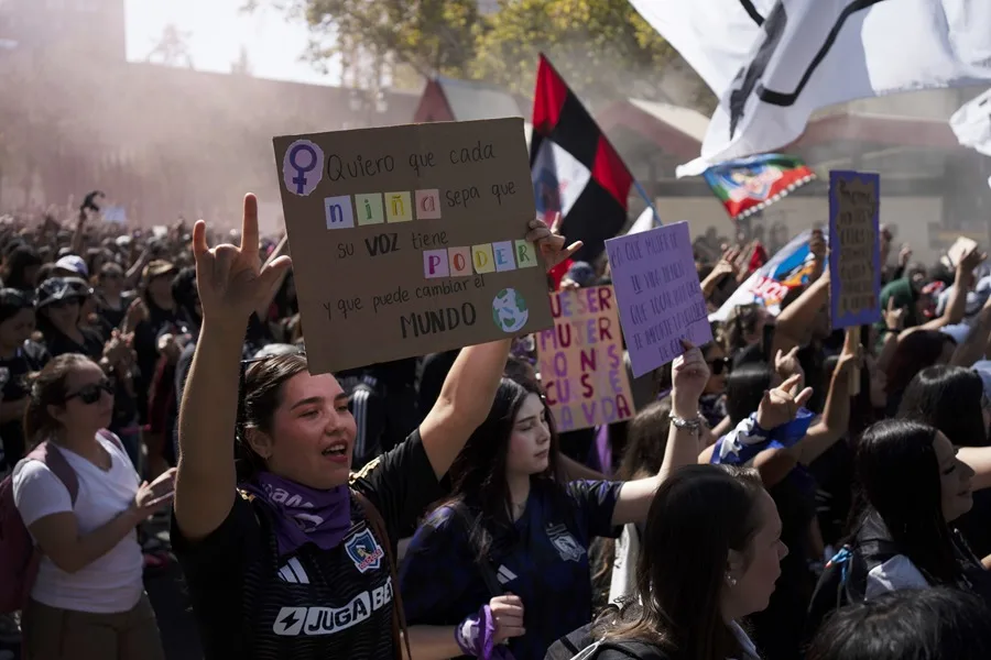 Marcha del 8m en Chile alerta por riesgos con el gobierno de Kast