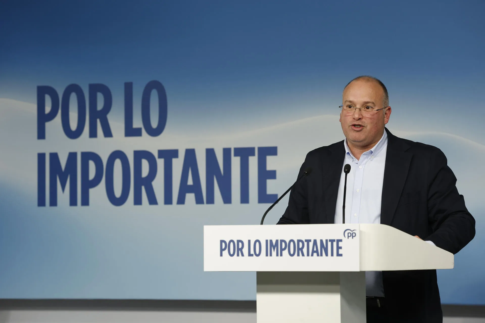 El PP pide a Vox un acuerdo «rápido» en Extremadura tras la victoria en Castilla y León