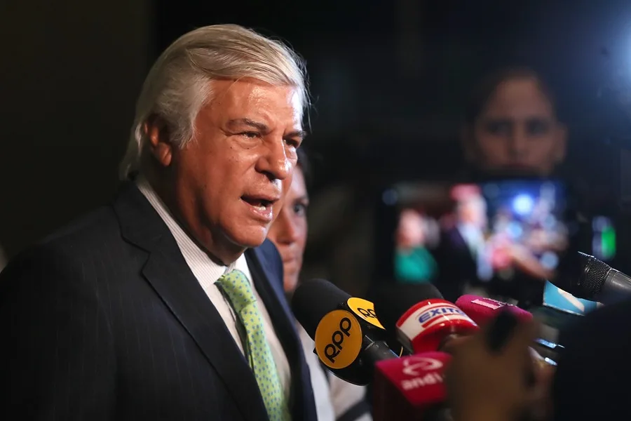 Popy Rasal Candidato presidencial de Perú Popy Olivera denuncia agresión y robo ...