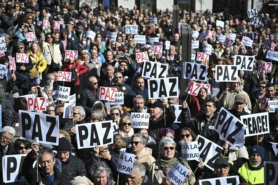 El «No a la guerra» vuelve a escucharse en manifestaciones por toda España