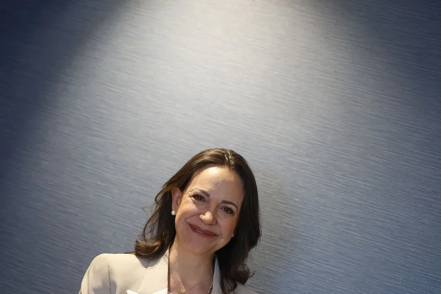 Machado advierte que es «más peligroso» aplazar los comicios en Venezuela que acelerarlos