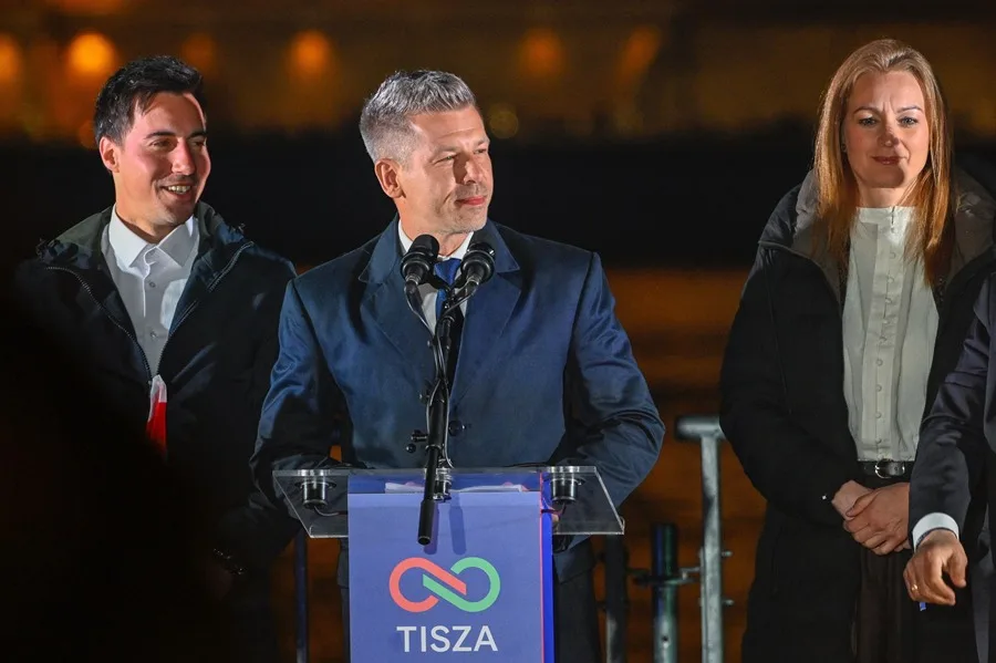 La oposición de Hungría arrolla a Orbán y logra una súper mayoría en el próximo Parlamento