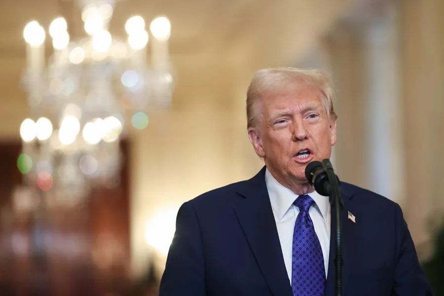 Trump lanza critica la gestión de Irán en el estrecho de Ormuz y lanza una advertencia por los supuestos cobros a petroleros