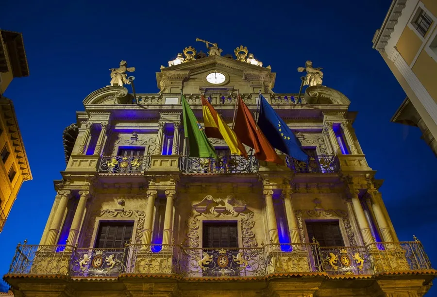 Pamplona romperá relaciones con una sociedad que veta a las mujeres