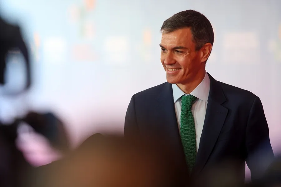 Sánchez acusa a PP y Vox de violar la Constitución con su pacto sobre ...