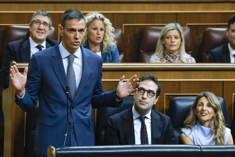El Gobierno tiende la mano al PNV y elige su «buena compañía» para acabar la legislatura