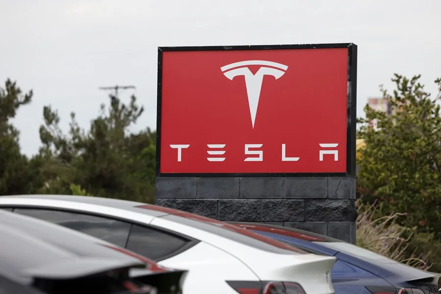 J.P. Morgan advierte de una posible caída del 60 % en las acciones de Tesla