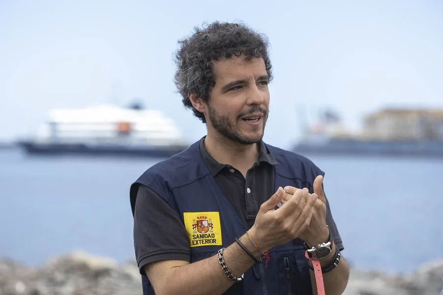 Pedro Gullón, director general de Salud Pública: «Esto, desde luego, no es el covid»
