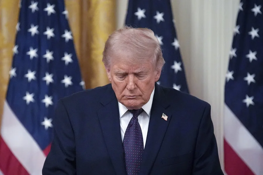 Trump dice que está negociando los últimos detalles de un acuerdo con Irán para reabrir el estrecho de Ormuz