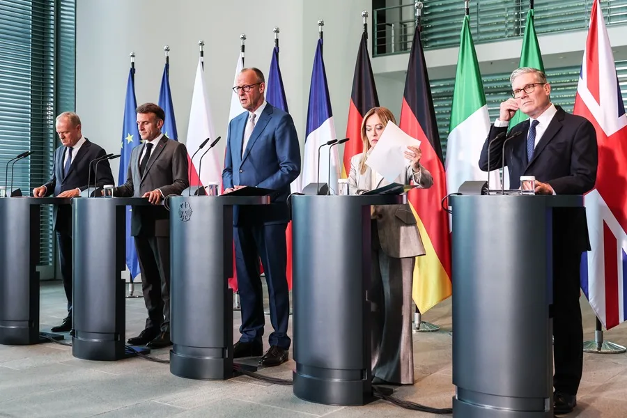 Los cinco grandes de Europa se comprometen a ganar peso en la OTAN ante las críticas de Trump