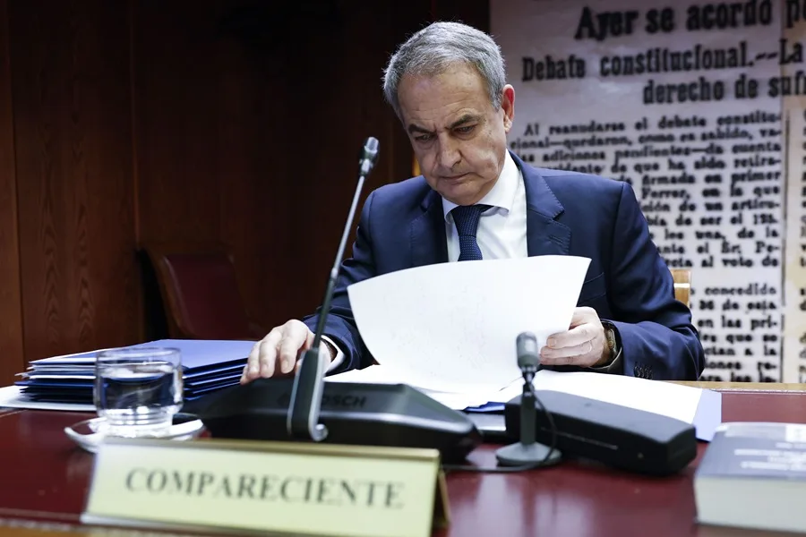 El juez autoriza a la UDEF a reclamar a las entidades bancarias información de las cuentas de Zapatero, sus hijas y su secretaria